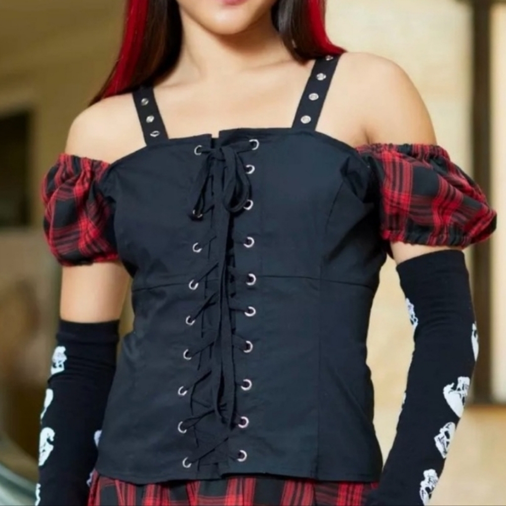 HOT TOPIC LACE UP TOP - Picture 2 of 11